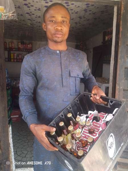Mc Arinze Nwabueze-review-photo-by-herculeand-image-1