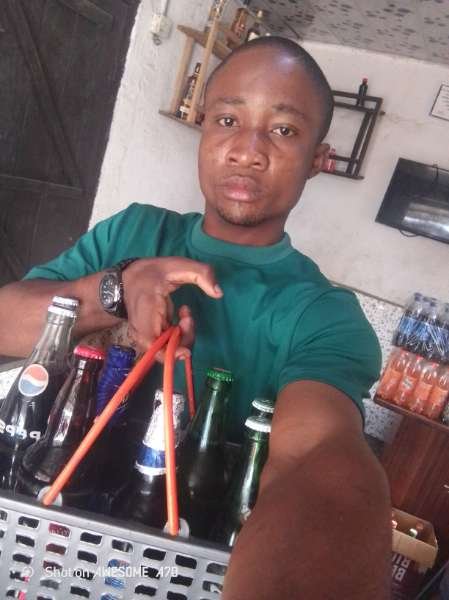 Mc Arinze Nwabueze-review-photo-by-herculeand-image-1