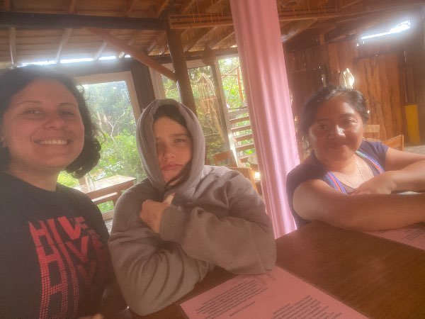 Dippin' Buns (San Marcos La Laguna)-review-photo-by-amarispendsss-image-2