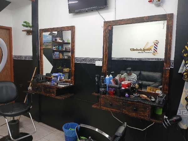 I visited Family barber23 & paid Hive Dollars & here is my review