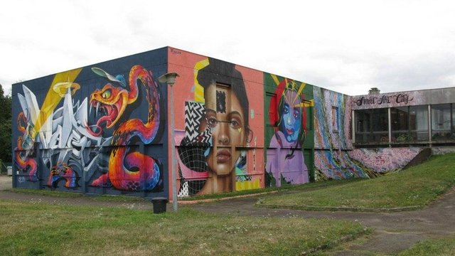  source : https://7joursaclermont.twic.pics/https://www.7joursaclermont.fr/wp-content/uploads/2023/08/Steet-Art-City-1-_-Photo-7-Jours-a-Clermont.jpg