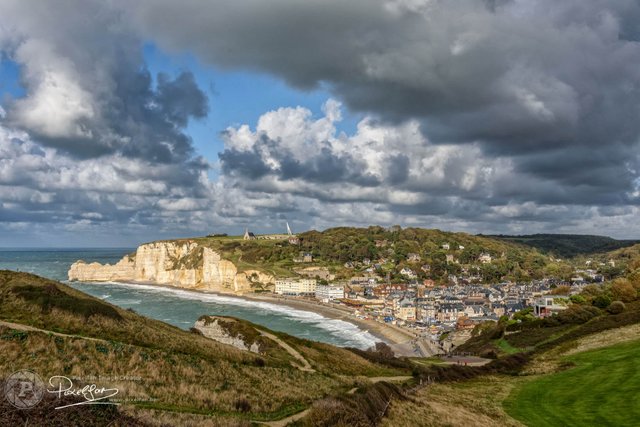 etretat_village_complete.jpg