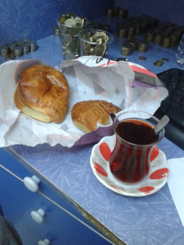 mi aĉetas tiojn
