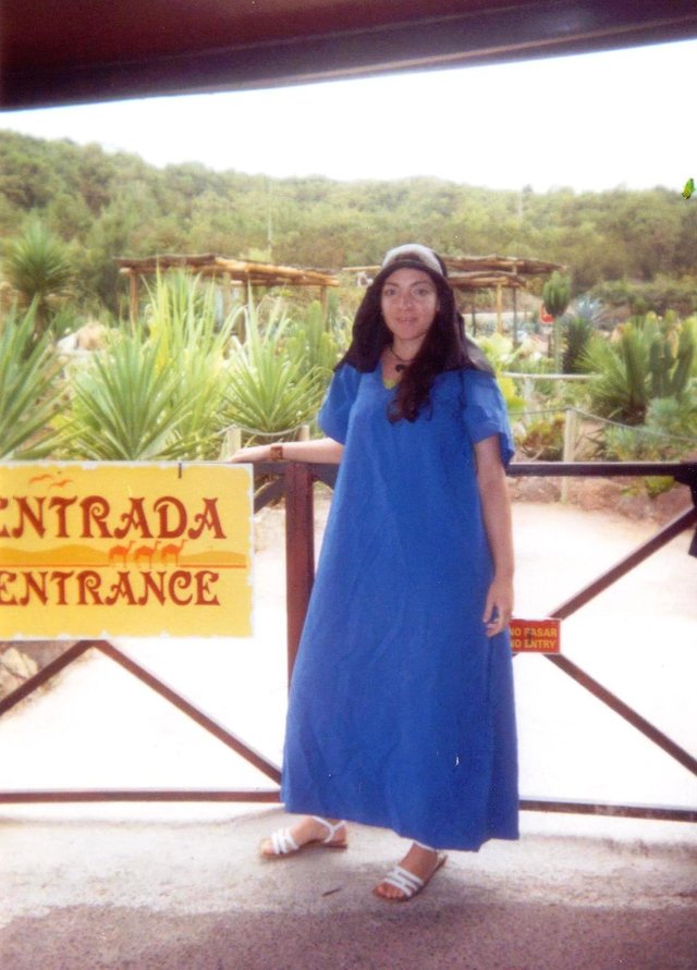 Camello Center ropa.jpg