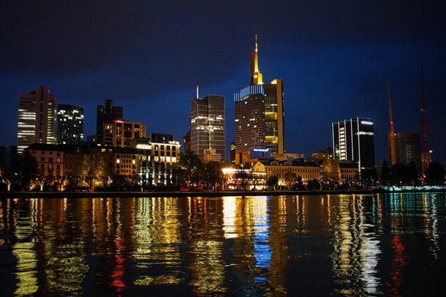 frankfurt_skyline.jpg