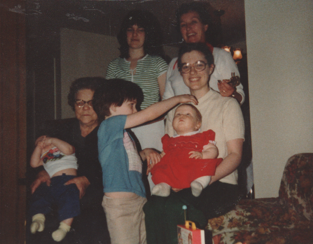 1981-04-06 - Monday - Karen, lady, Ann, Marilyn, Alan, Nathan, Katie.png