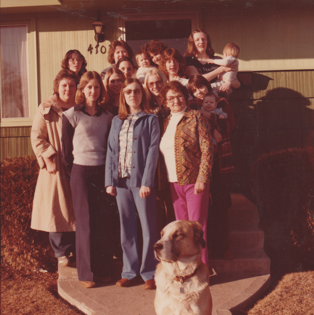 1979 maybe or after 1975 - Mom, others, house 410 - 01.png