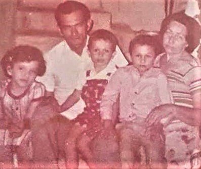 mi familia (2).jpg