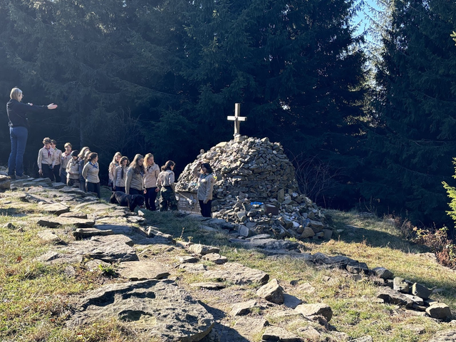 Ivančena (925 m n.p.m.) - pomnik czeskich skautów zamordowanych przez hitlerowców