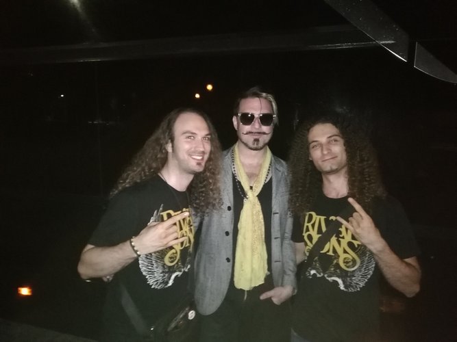 Rival sons 2019.jpg