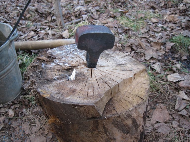 Railway track stump anvil