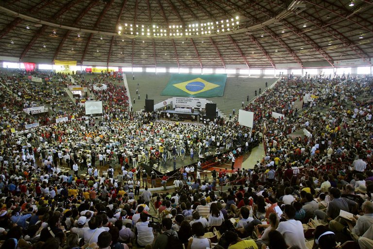 http://deep-politics.com/wp-content/uploads/2015/01/forum-social-mondial-porto-alegre-2005-Victor-R_-Caivano-AP.jpg