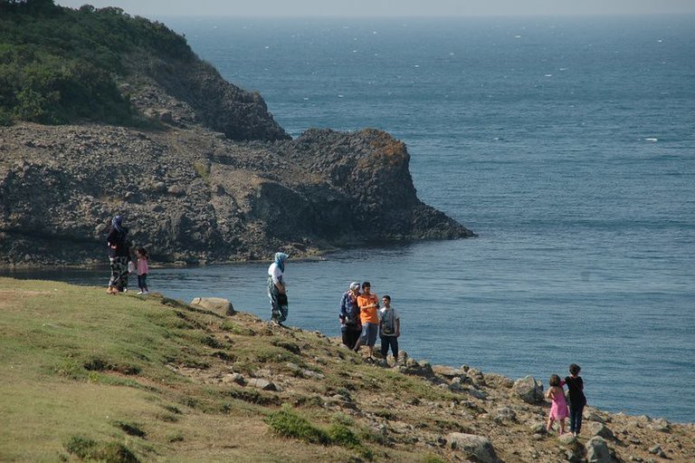 Non-swimming family at Hamsilos bay