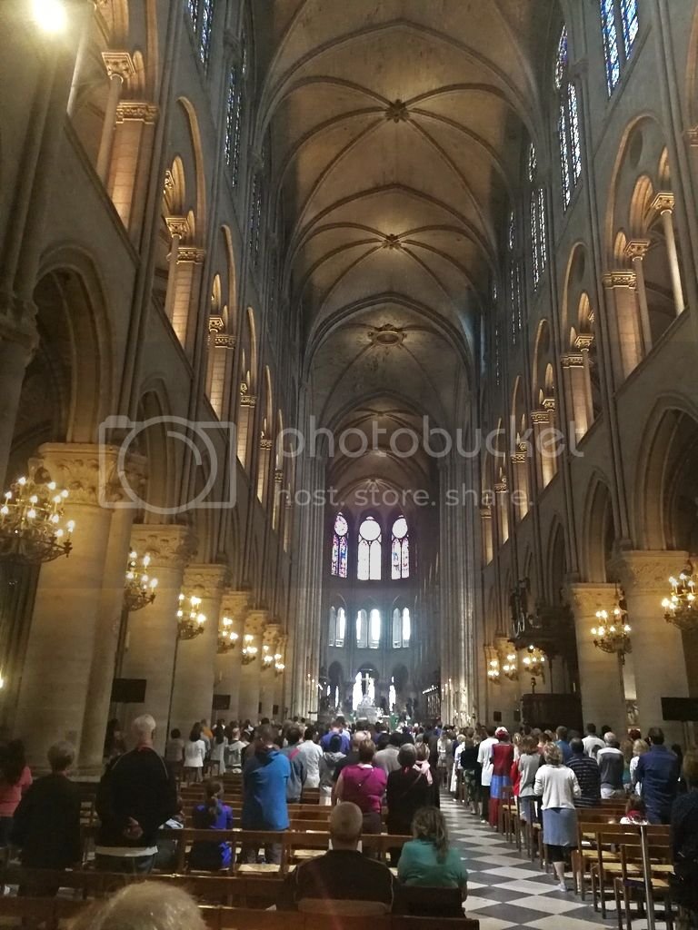 Notre-Dame view down nave 