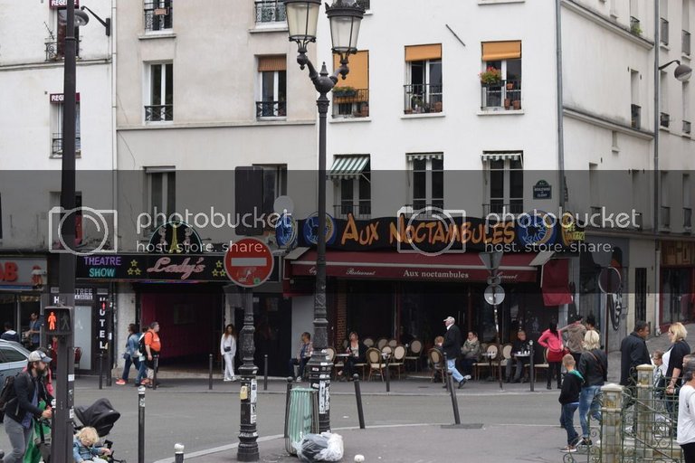 Montmartre street scene