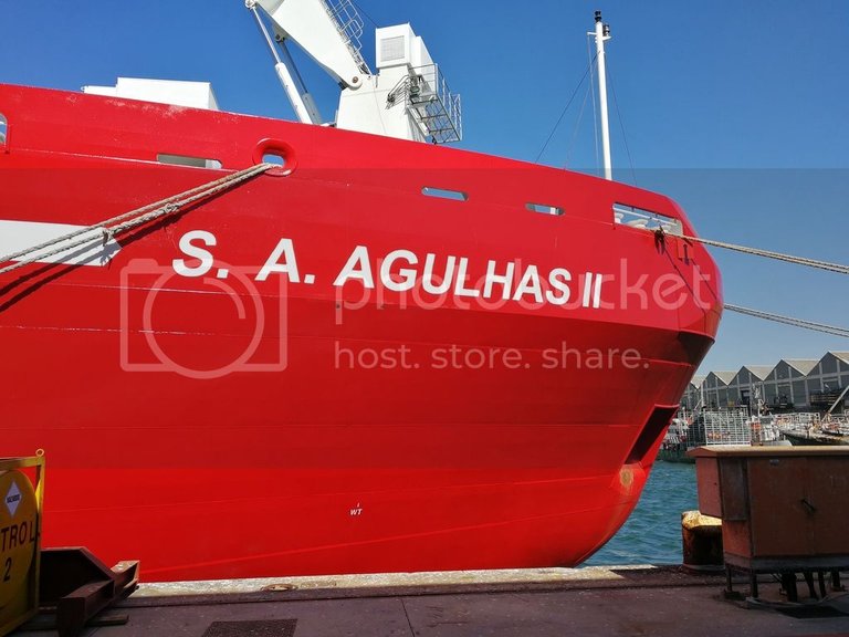 SA Agulhas II closeup