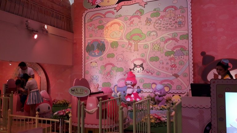 A Day with Hello Kitty at Sanrio Puroland!