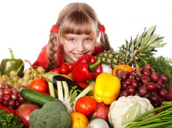 Resultado de imagen para niÃ±os felices comiendo frutas y vegetales