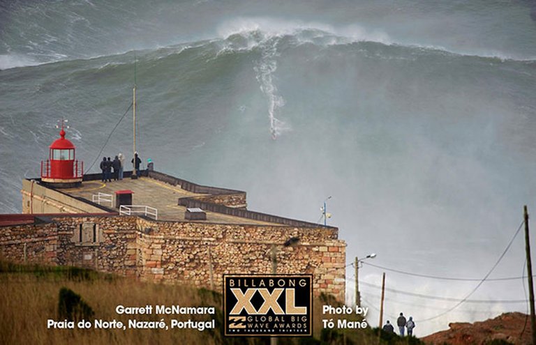 Garrett McNamara Nazaré Portugal 2013