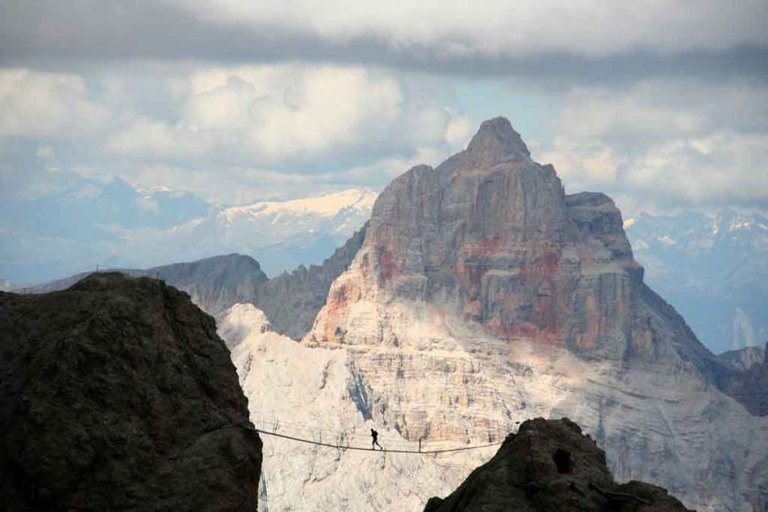 A via ferrata bridge near breathtaking Cortina d'Ampezzo in the Dolomites (Italian Alps). Photo: Maurice Koop (Flickr) 