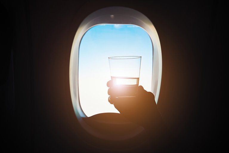 10-tips-to-survive-a-long-flight4