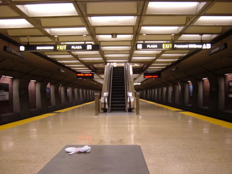 BART escalator