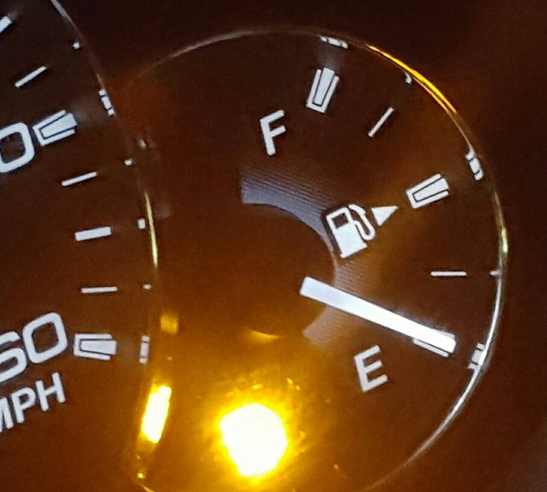 gas icon and arrow close