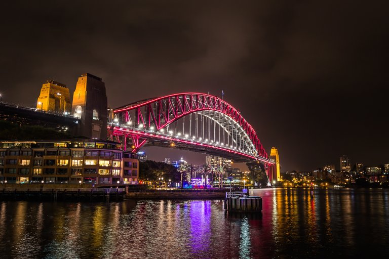 HarbourBridgeVivid.jpg
