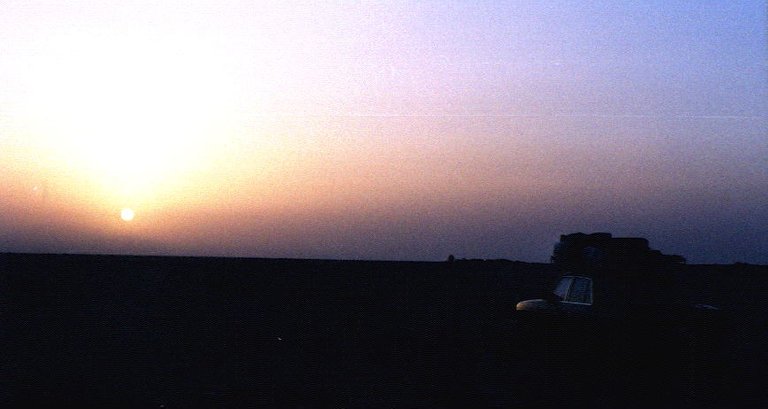 Sonnenuntergang in der nördlichen Sahara