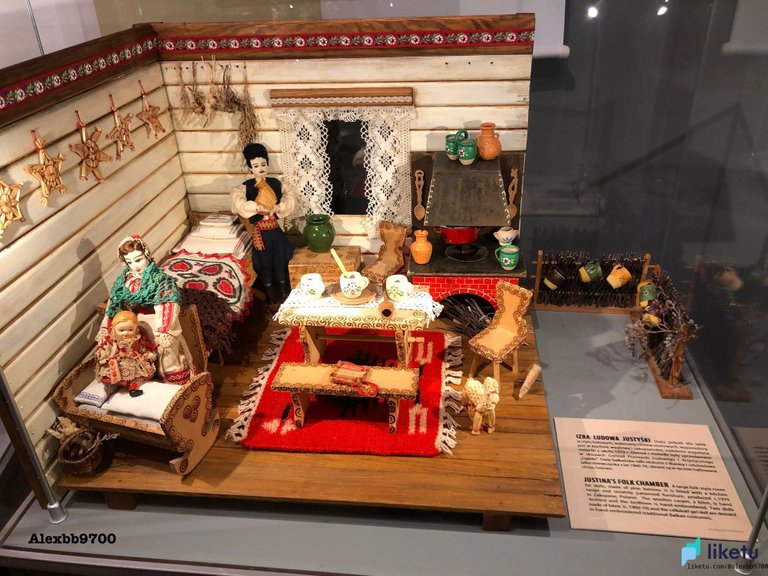 405opj13kzk6bmph_Dollhouse Museum Warsaw PL_Alex_20.jpg