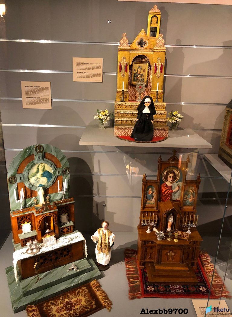 405opj2bkzk6bhs7_Dollhouse Museum Warsaw PL_Alex_18.jpg