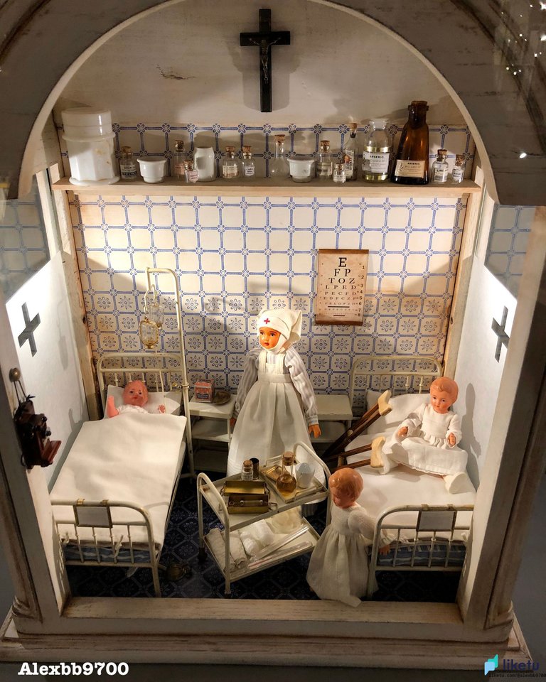 405opjpkzk6bma6_Dollhouse Museum Warsaw PL_Alex_16.jpg