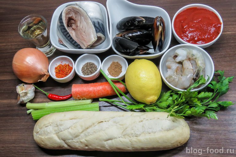 Fish stew with shrimp and mussels