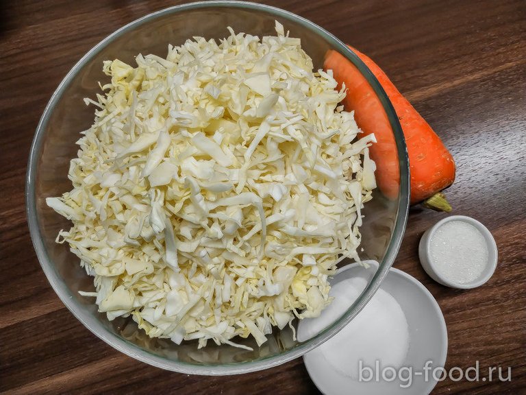 Pickled cabbage fast preparation