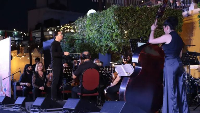 The Full Music Performance by Musicians in Plaza Machado!