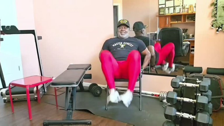 Chair Exercises： Stay Fit While You Sit!