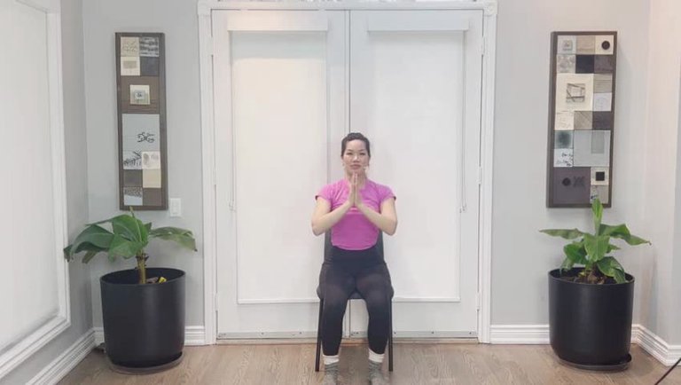 Gentle Morning Chair Yoga： Start Your Day Right!