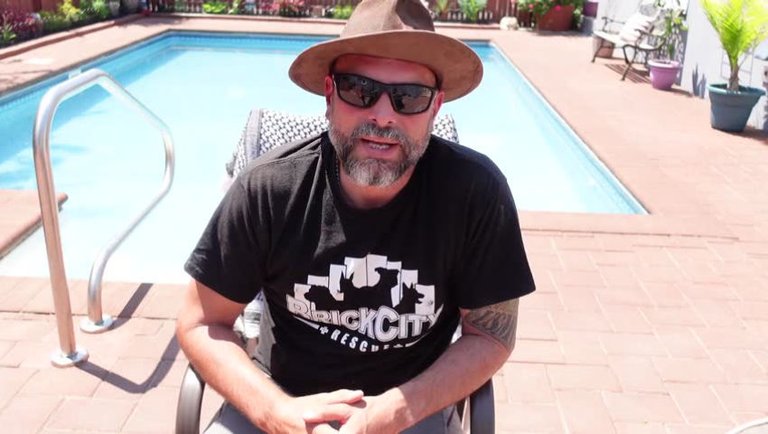 No Pool Cover - No Algae ｜ ALGAEGONE Pool Ionizer 3 Years Later