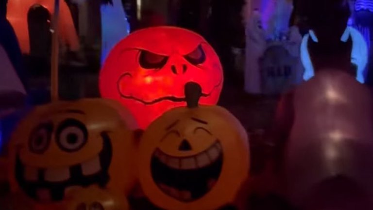 Spooky walk in Sleepy Hollow  …