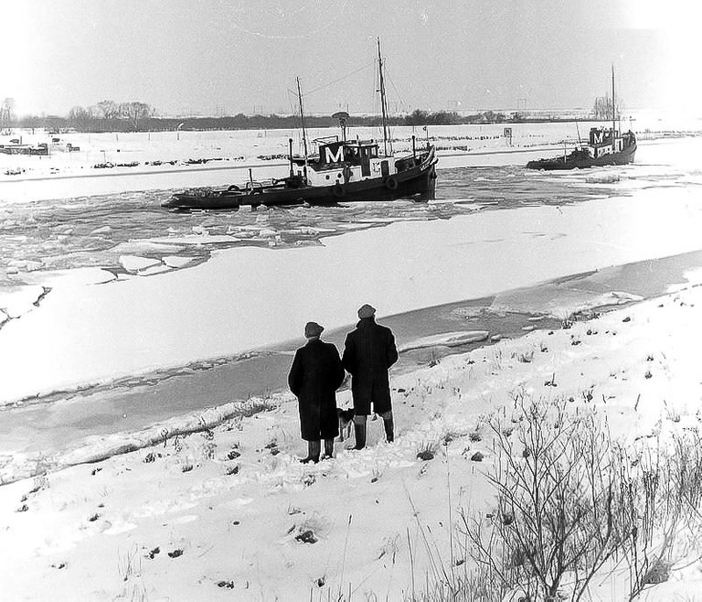 Canal in winter