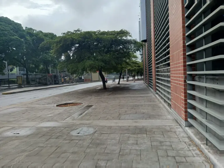 1000879723-c3cd6bdbb3ca.webp
