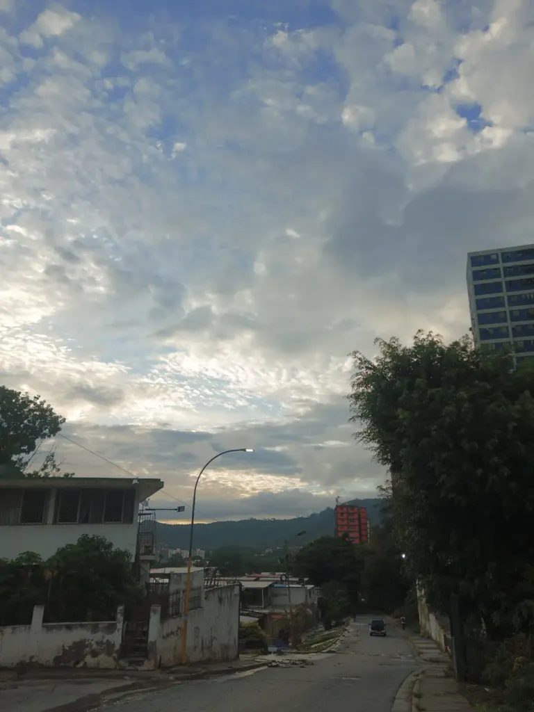 1000921817-e45295020f50.webp