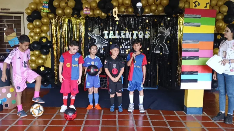 DE2V87HzQjqJoGEv_1000150517.webp