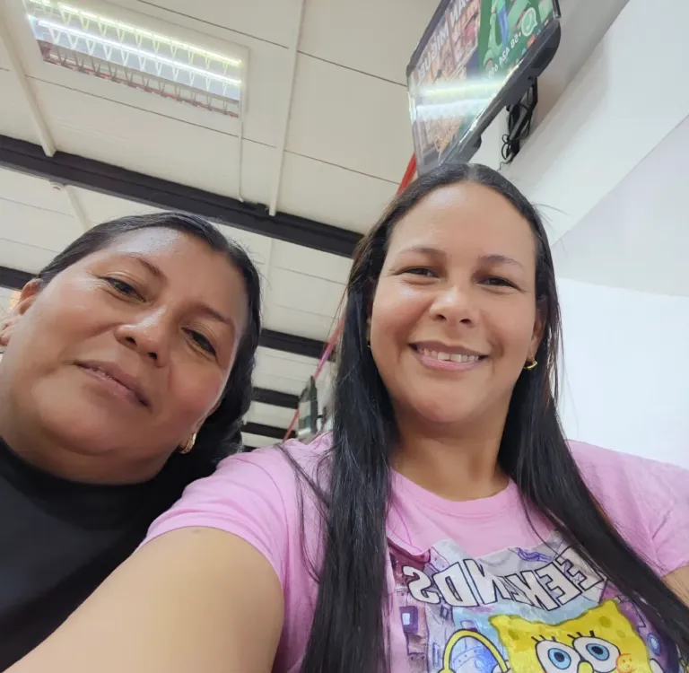 EmEiITl60cq23UVf_1000197058.webp