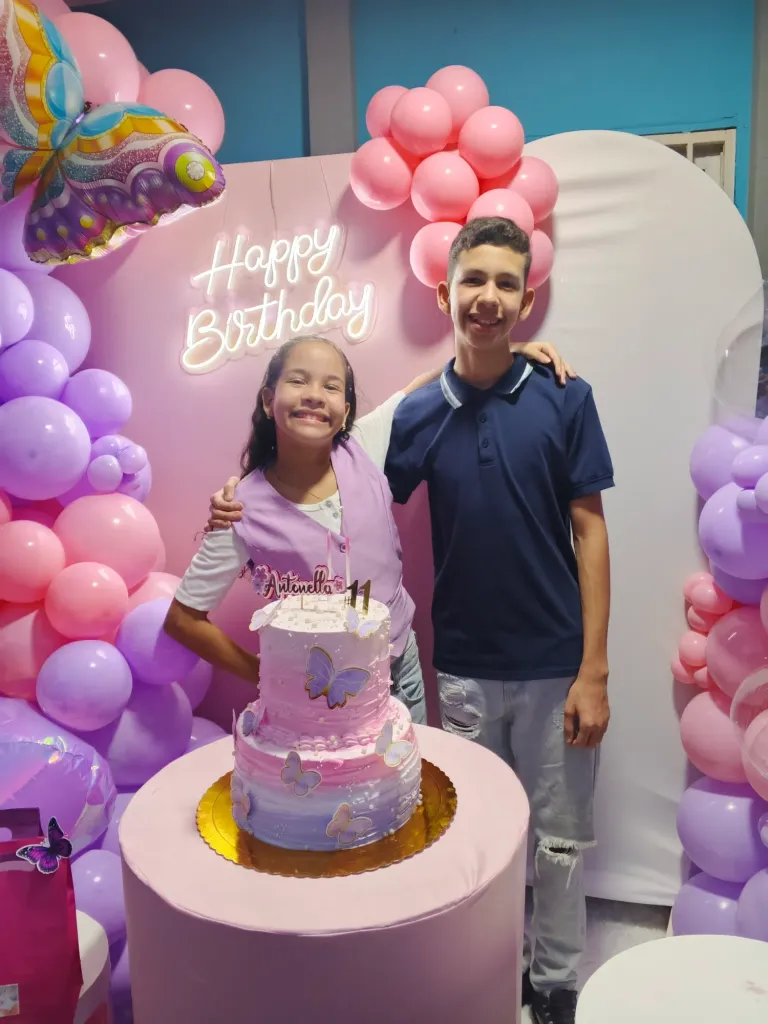 qsoFMWtVZearnXKT_1000198220.webp