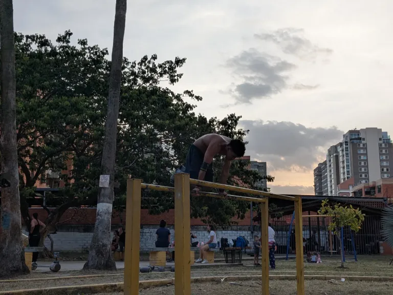 GiOsPZT6v3p8cxHR_599.webp