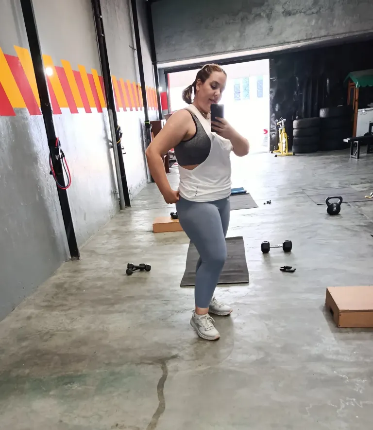 fFqtzcmjZ7KccctX_1000012888.webp