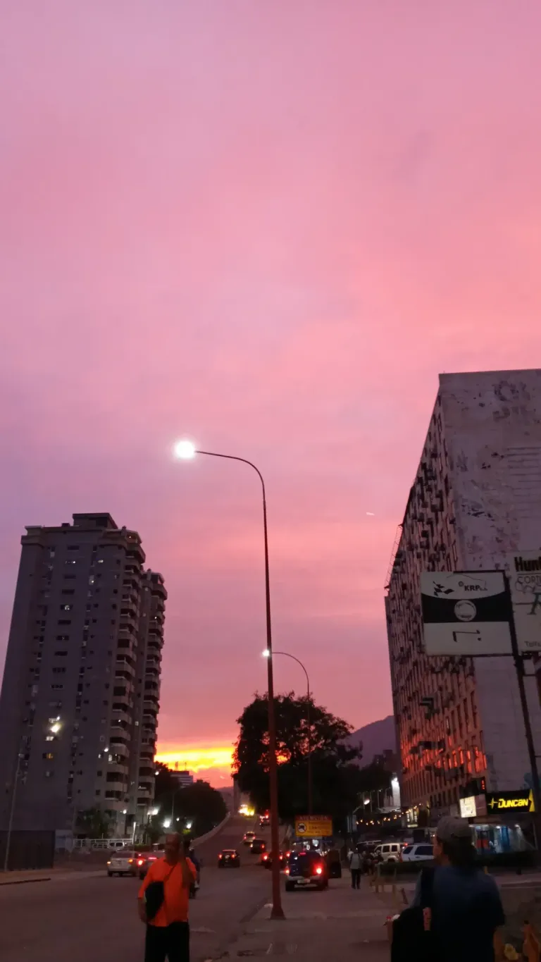 2LgqWeFsi8mzj8vj_20250507_184623.webp