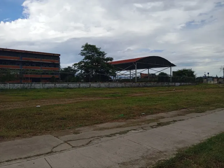 Op5Rh6VFTyFsevLF_liceo2.webp
