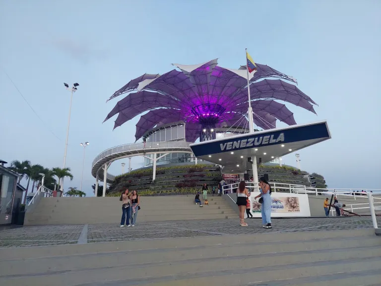 s6UVlfW04l94HM0h_20250417_184702.webp